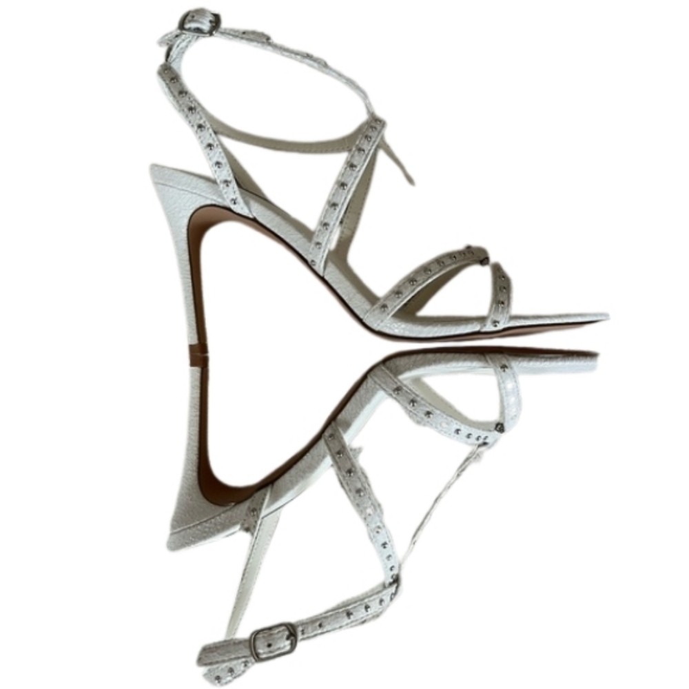Steve Madden NWT 'Amour' White Crinkled Leather Silver Studded Sandal Pump New 7 - Picture 1 of 13